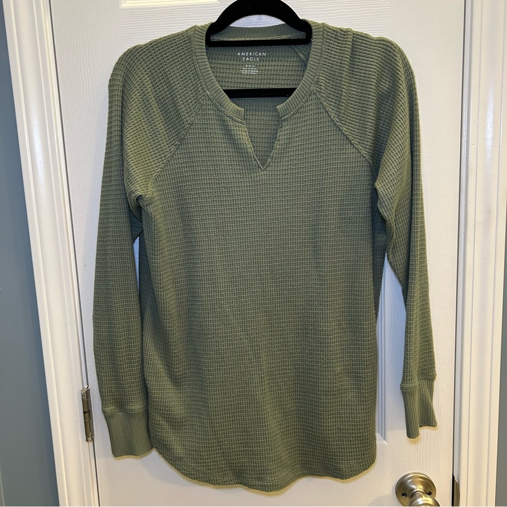 American Eagle sweater